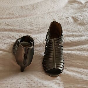 Women's Strappy Grey Heels